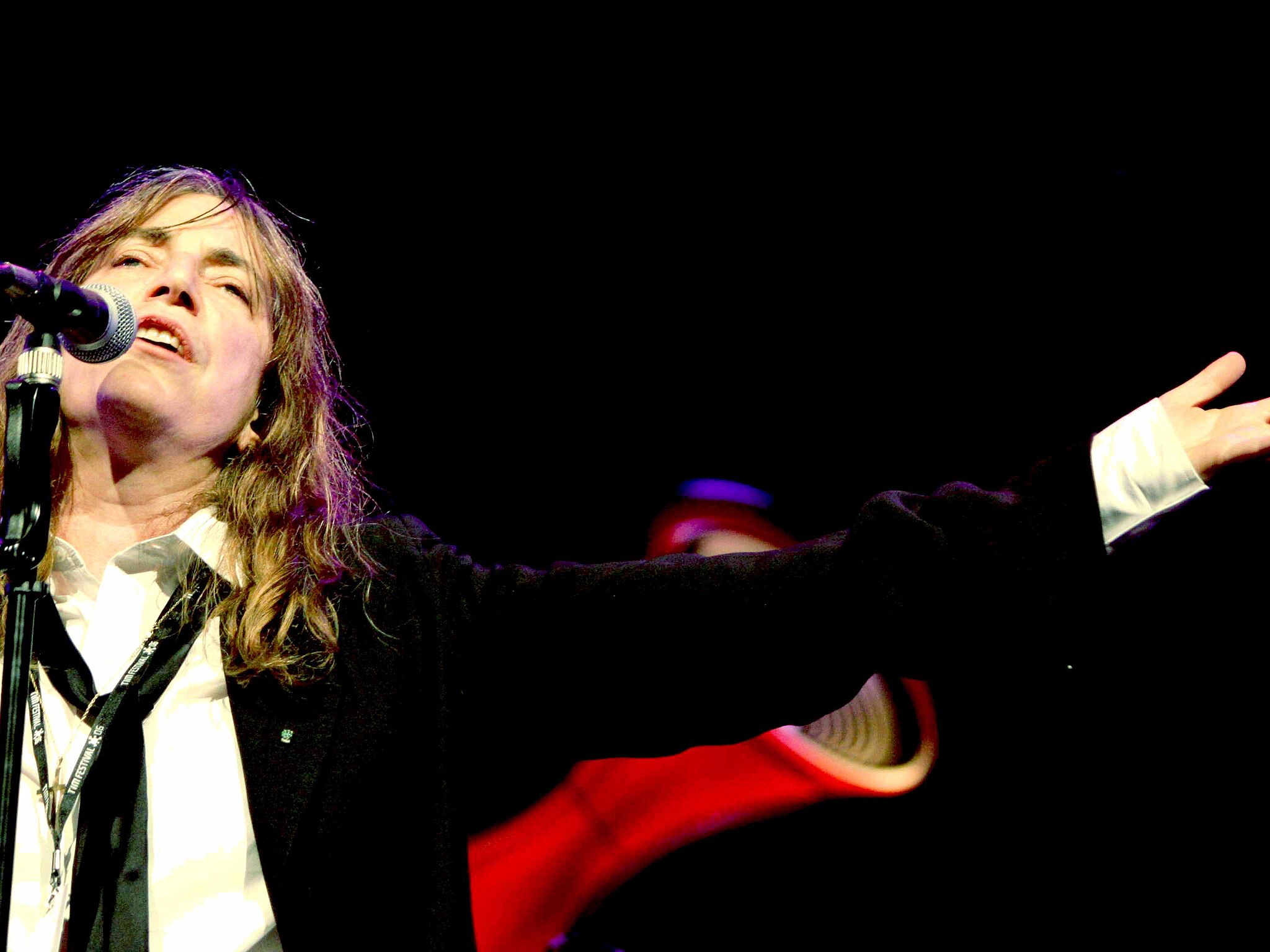 We Need Patti Smith to Feel Everything And Define Nothing